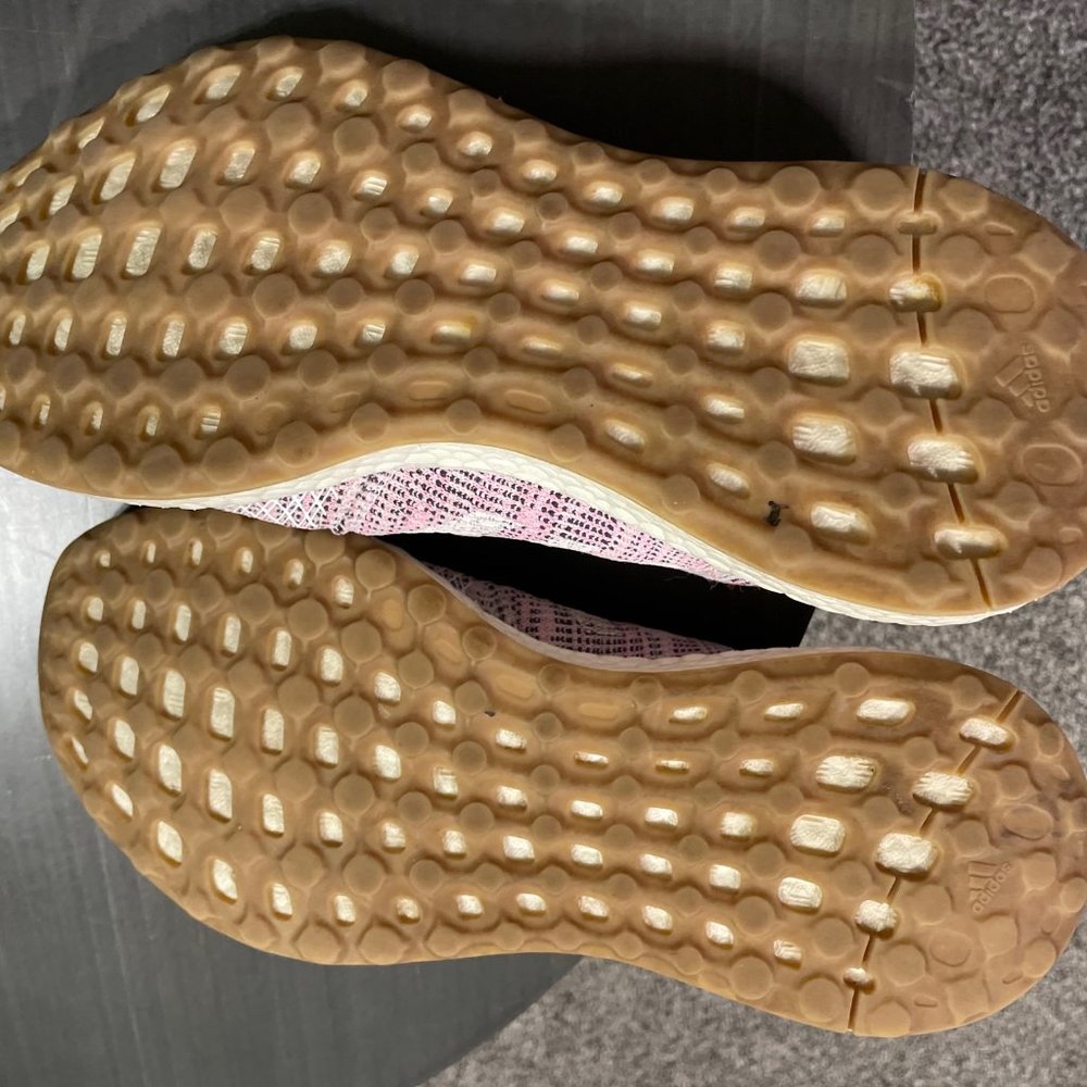 Pink Adidas Boost - Picture 3 of 4